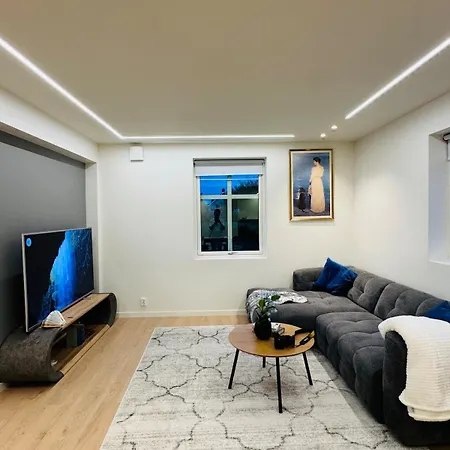 Modern With Free Parking Apartament *