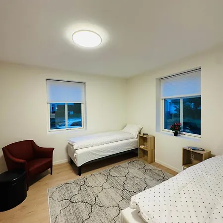 Modern With Free Parking *