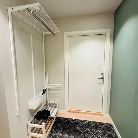Modern With Free Parking Apartament