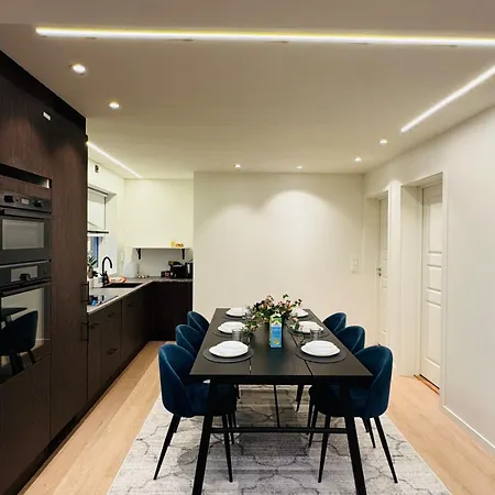 Modern With Free Parking Apartament *